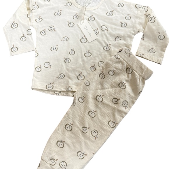 NWTS Rylee & Cru Apples all over, pants/long sleeve tee, size 12-18 months - Picture 5 of 8